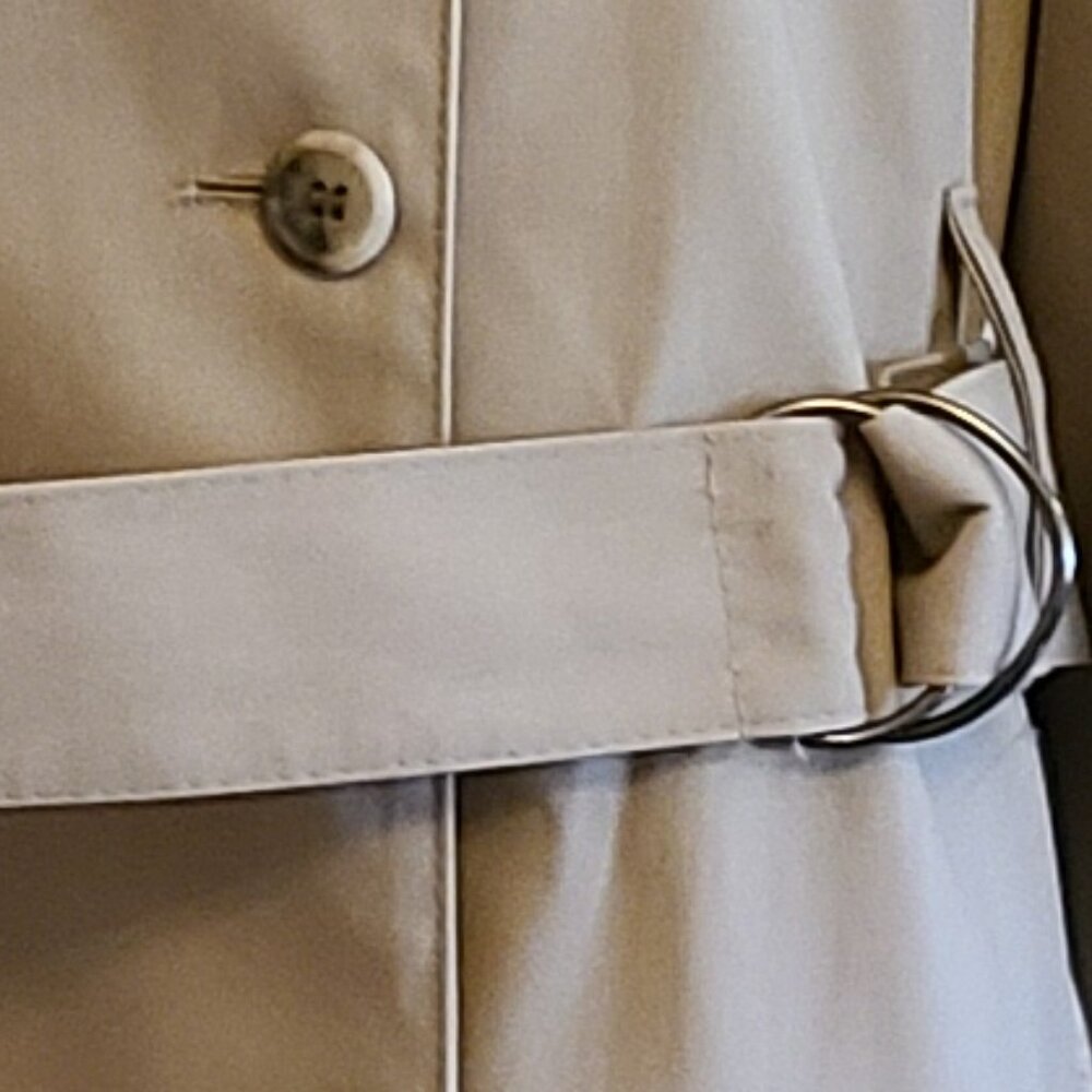 LONDON FOG VINTAGE WOMEN DOUBLE BREASTED BEIGE TRENCH COAT-CLASSIC BELTED STYLE - Picture 12 of 12